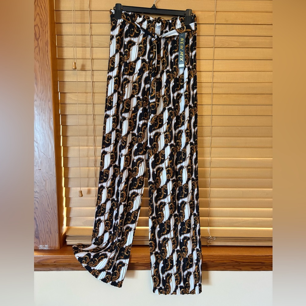 New Mix NWT Black and Gold Wide Leg abstract pattern, 28” waist measurements
